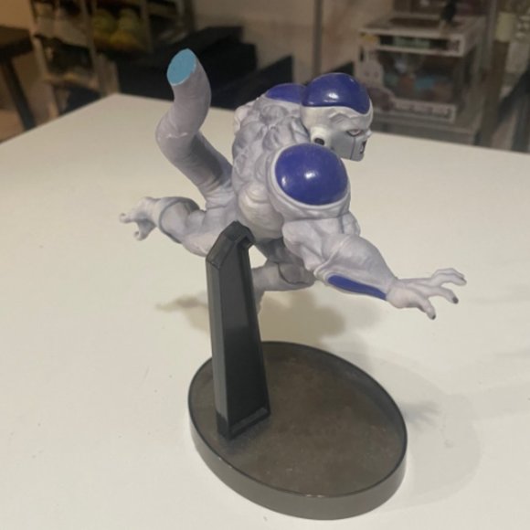 Action figurine